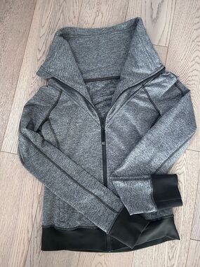 Mint Lululemon Be Present Jacket Size 6